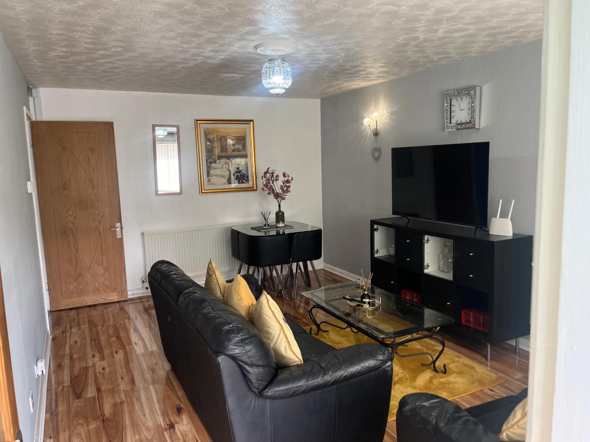 Charming 2-bedroom In Apartment